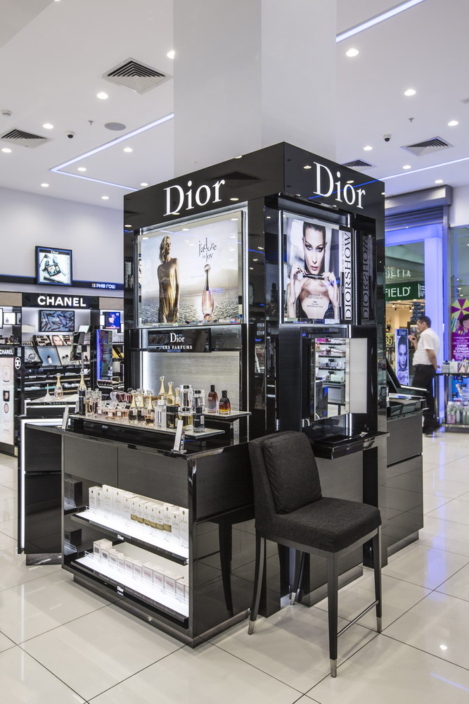 Портфолио торгового оборудования и мебели Dior рис. 9