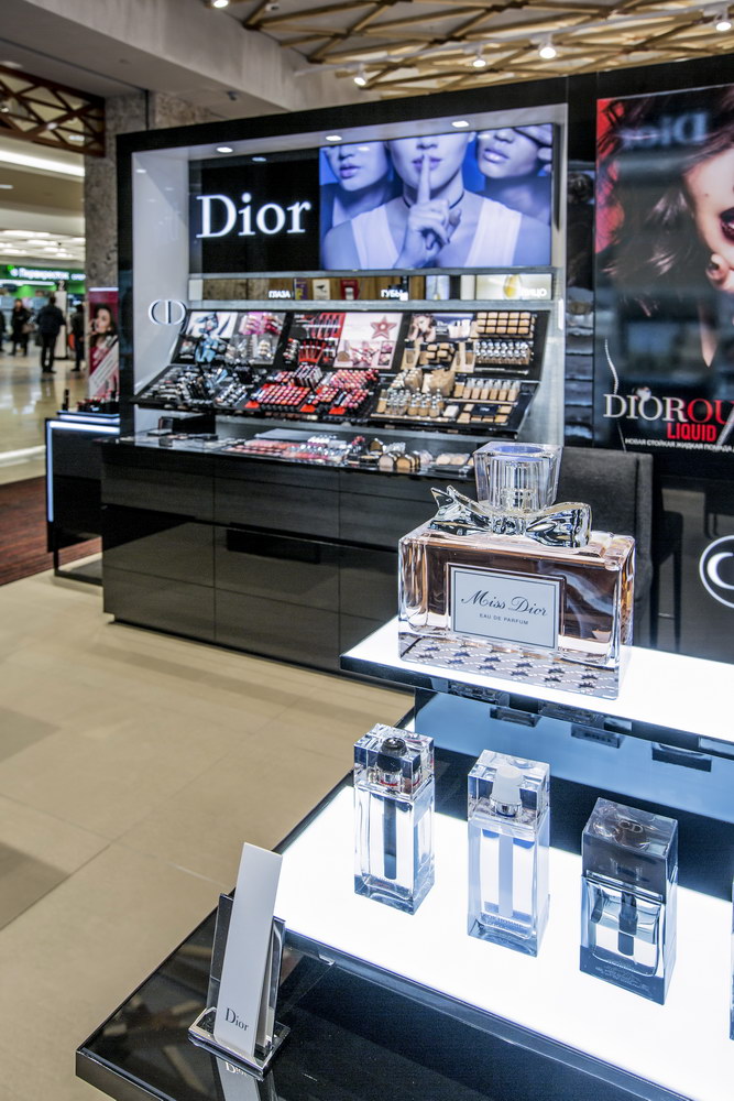 Портфолио торгового оборудования и мебели Золотое яблоко "Dior" рис. 3