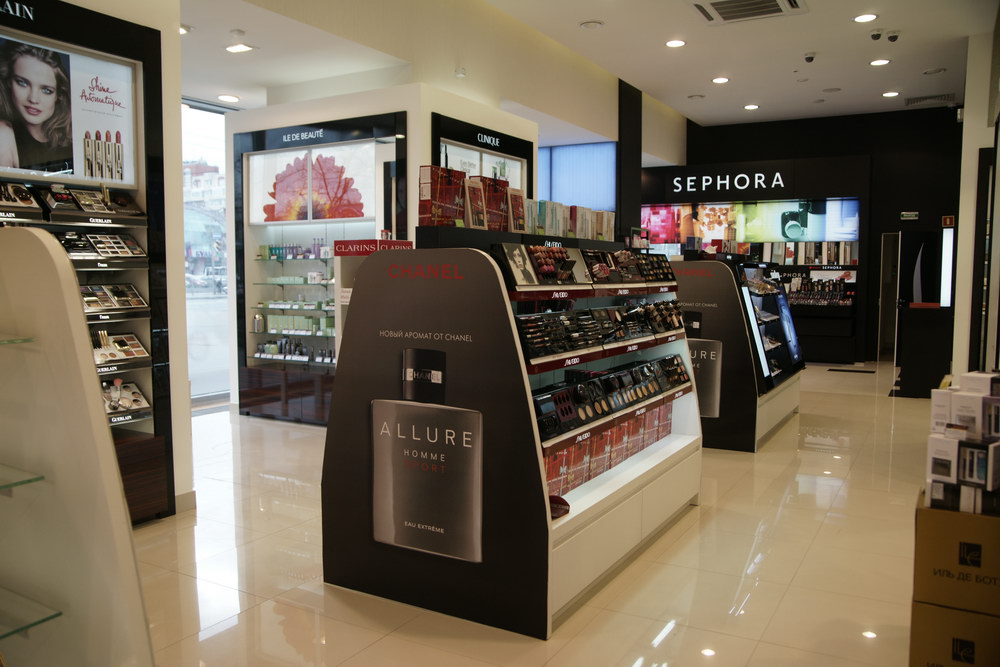 Портфолио торгового оборудования и мебели Магазин косметики "Sephora" рис. 6