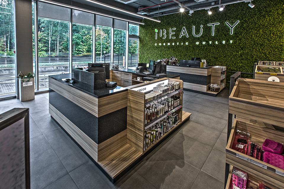 Кассовая зона магазина iBEAUTY.