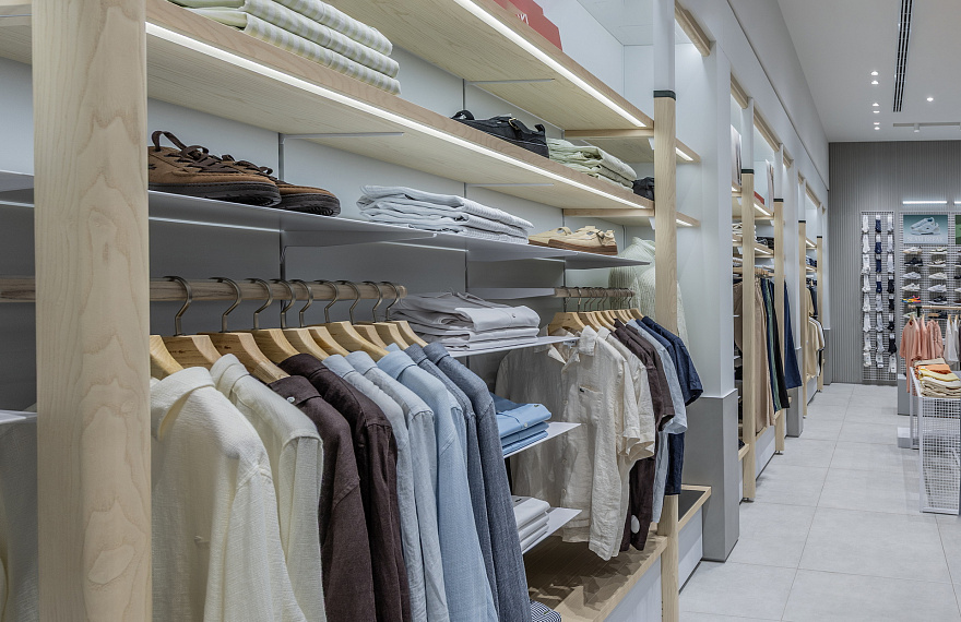 Портфолио торгового оборудования и мебели "LACOSTE"  ТРК "Европолис Ростокино" рис. 10