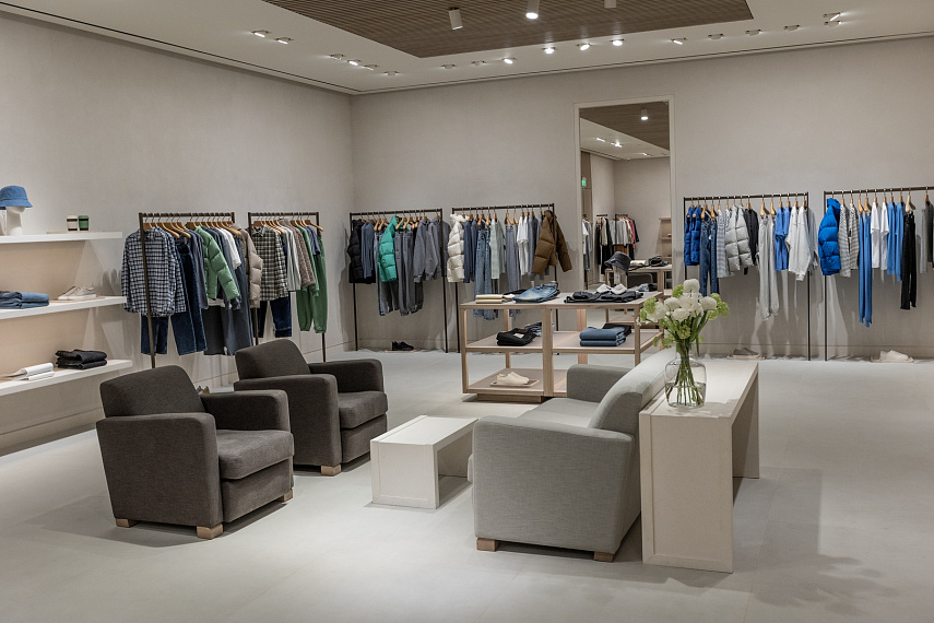 Портфолио торгового оборудования и мебели "12 STOREEZ" ТЦ "Авиапарк" рис. 17