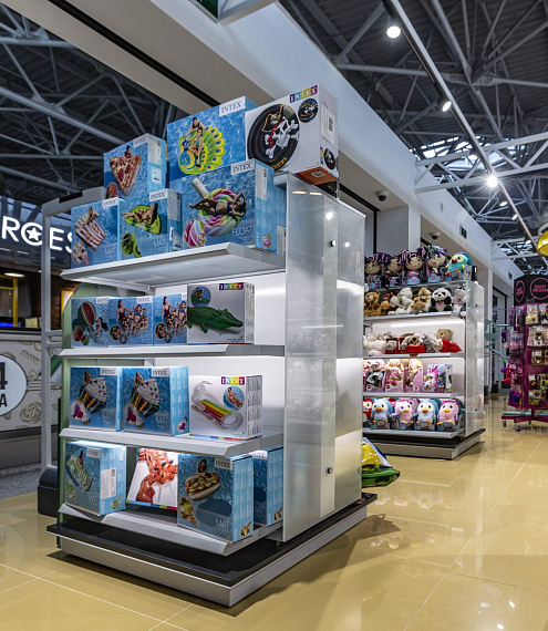 Портфолио торгового оборудования и мебели Duty Free "Kids Store" рис. 9