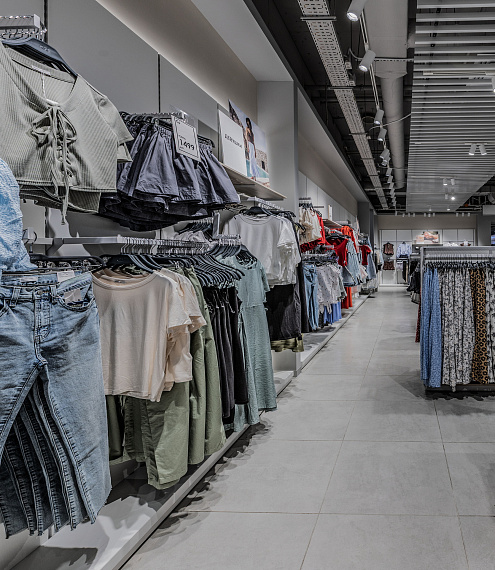 Портфолио торгового оборудования и мебели "GLORIA JEANS" Центральный Детский Магазин рис. 15