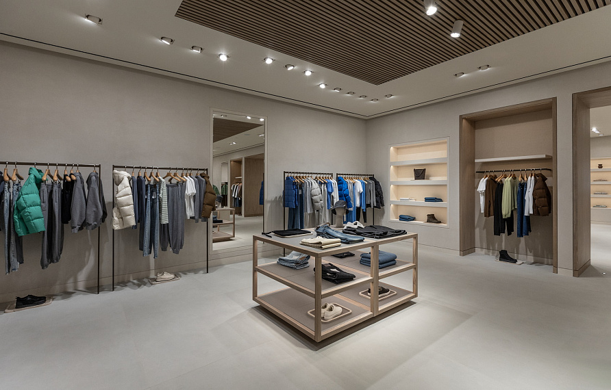 Портфолио торгового оборудования и мебели "12 STOREEZ" ТЦ "Авиапарк" рис. 20