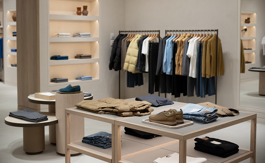 Портфолио торгового оборудования и мебели "12 STOREEZ" ТЦ "Авиапарк" рис. 33