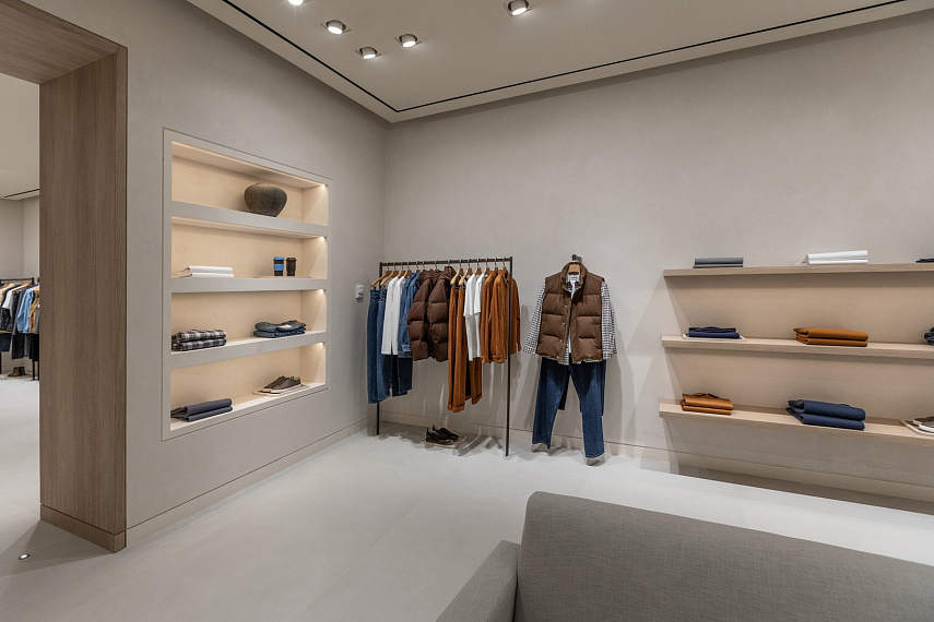 Портфолио торгового оборудования и мебели "12 STOREEZ" ТЦ "Авиапарк" рис. 6