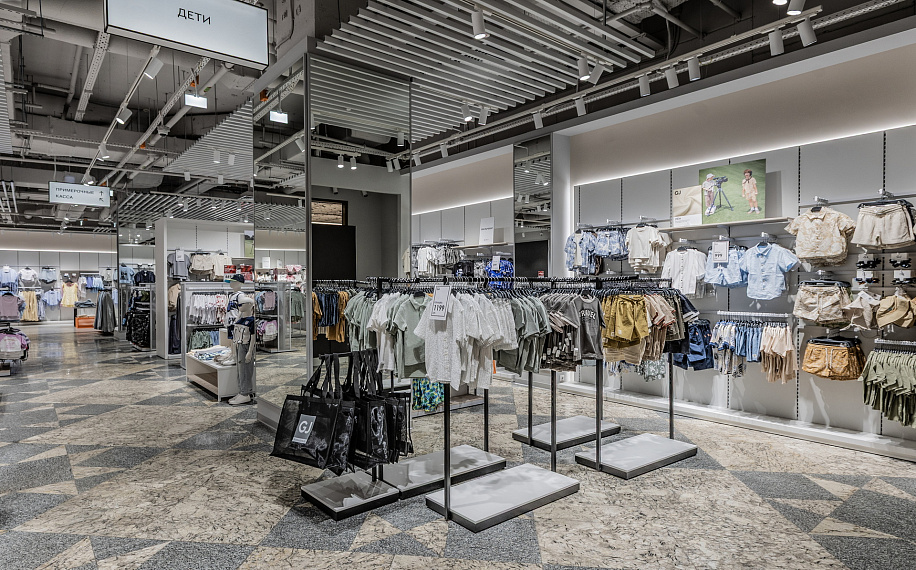 Портфолио торгового оборудования и мебели "GLORIA JEANS" Центральный Детский Магазин рис. 7