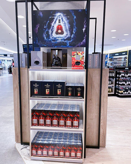 Портфолио торгового оборудования и мебели DUTY FREE Пулково рис. 22