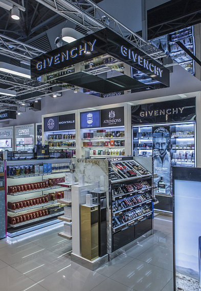 Портфолио торгового оборудования и мебели Duty Free "Givenchy" рис. 1