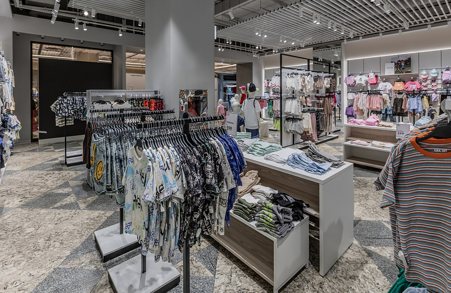 Портфолио торгового оборудования и мебели "GLORIA JEANS" Центральный Детский Магазин рис. 9