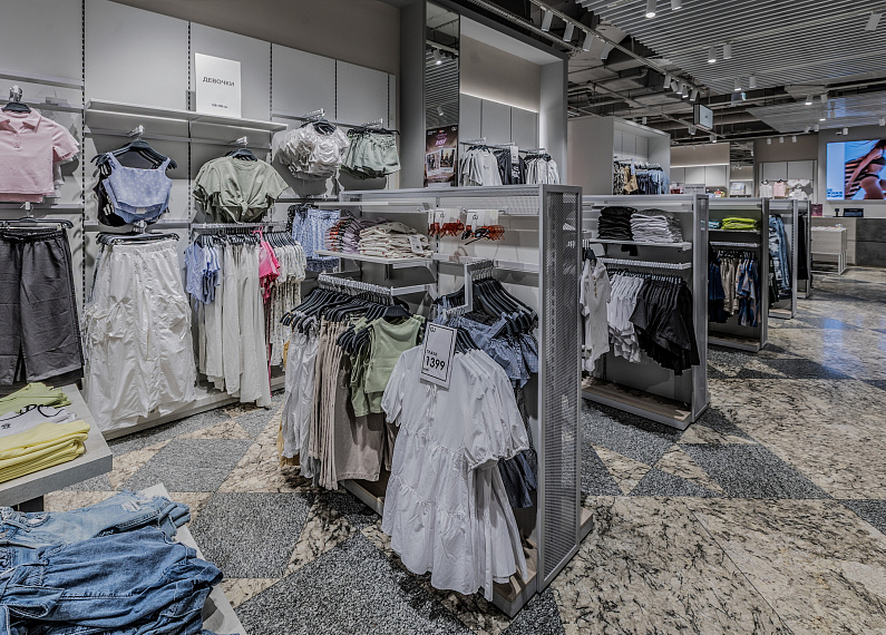 Портфолио торгового оборудования и мебели "GLORIA JEANS" Центральный Детский Магазин рис. 18