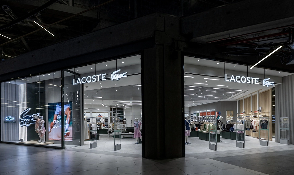 Портфолио торгового оборудования и мебели "LACOSTE"  ТРК "Европолис Ростокино". Full picture.