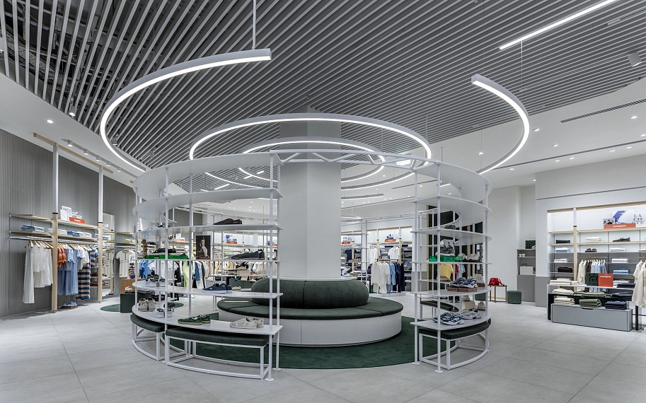 Портфолио торгового оборудования и мебели "LACOSTE"  ТРК "Европолис Ростокино". Full picture.