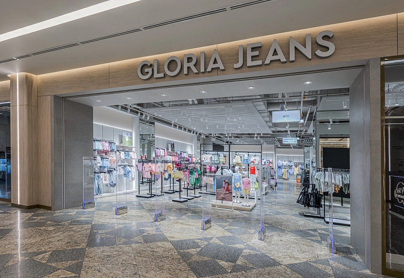 Портфолио торгового оборудования и мебели "GLORIA JEANS" Центральный Детский Магазин. Full picture.