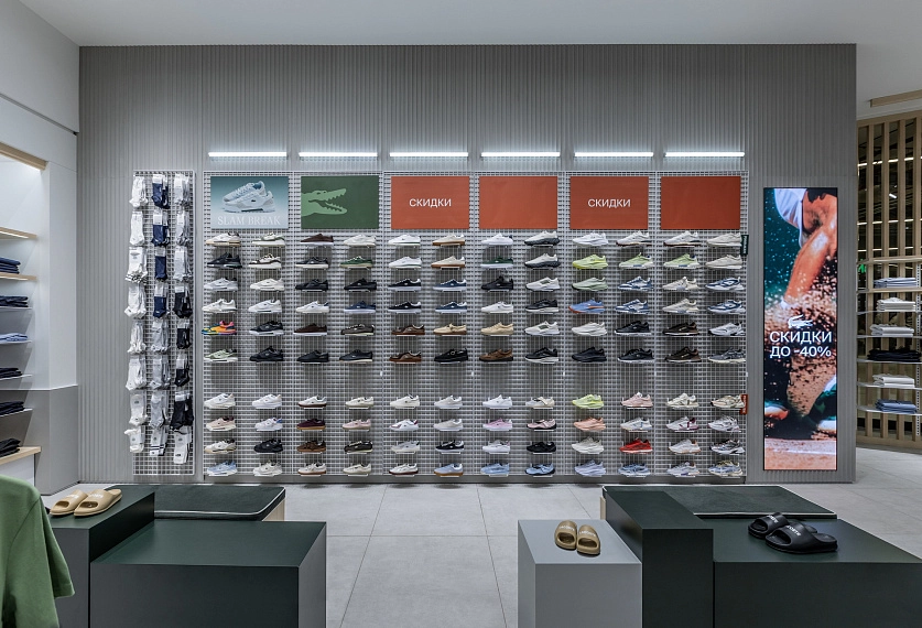 Портфолио торгового оборудования и мебели "LACOSTE"  ТРК "Европолис Ростокино". Full picture.