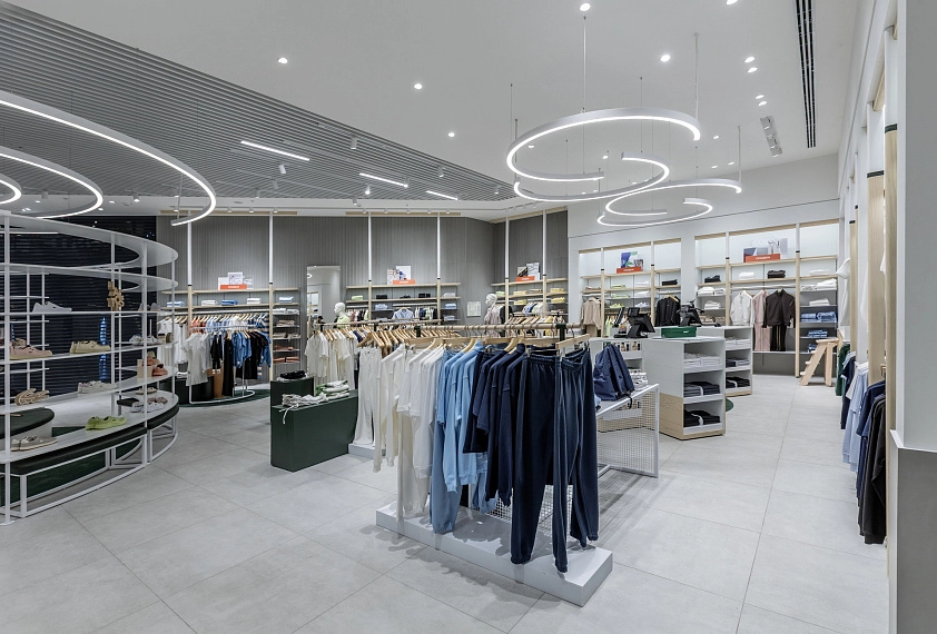 Портфолио торгового оборудования и мебели "LACOSTE"  ТРК "Европолис Ростокино". Full picture.