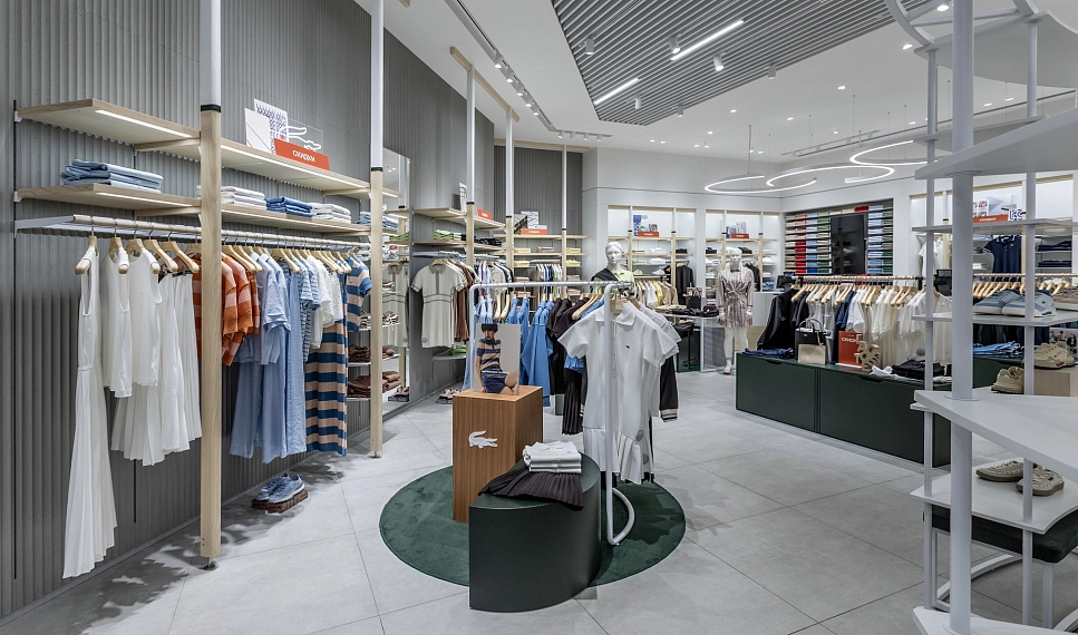 Портфолио торгового оборудования и мебели "LACOSTE"  ТРК "Европолис Ростокино". Full picture.